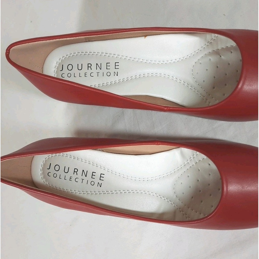 Journee Collection Luu Women's Round Toe Pumps Red Faux Leather US Size 7.5 - Picture 8 of 11